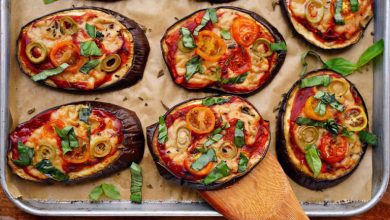 اگر از پیتزاهای معمولی خسته شدید؛ پیتزای بادمجان کبابی درست کنید