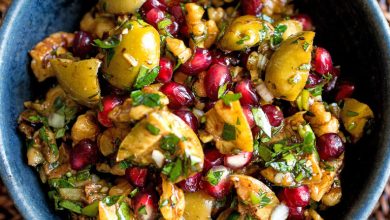 طرز تهیه سالاد زیتون و گردو با رب انار؛ خوشطعم و خاص پاییزی