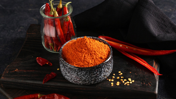 نکات و فوتوفن های طرز تهیه پودر فلفل قرمز خانگی نکات و فوتوفن های طرز تهیه پودر فلفل قرمز خانگی