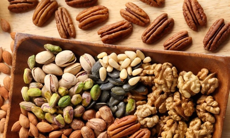 روشهای ساده برای از بین بردن بوی کهنگی آجیل