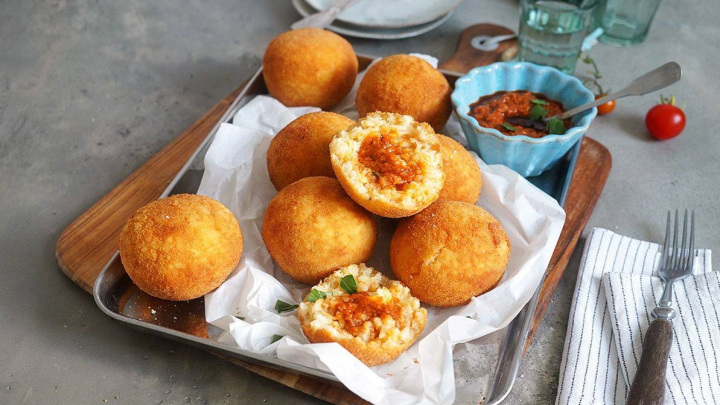 طرز تهیه آرانچینی (توپک برنجی) با برنج شفته شده طرز تهیه آرانچینی (توپک برنجی) با برنج شفته شده