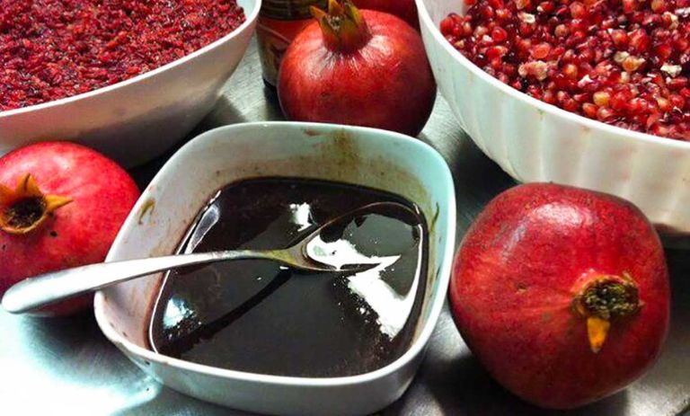 طرز تهیه رب انار غلیظ و خوشرنگ خانگی؛ فوتوفنهایی برای کیفیت بهتر