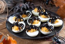 تخم‌مرغ عنکبوتی؛ ایده خلاقانه صبحانه هالووینی برای بچه‌ها