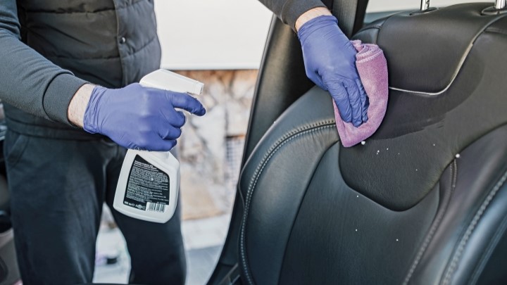 روش تمیز کردن روکش چرمی صندلی ماشین روش تمیز کردن روکش چرمی صندلی ماشین