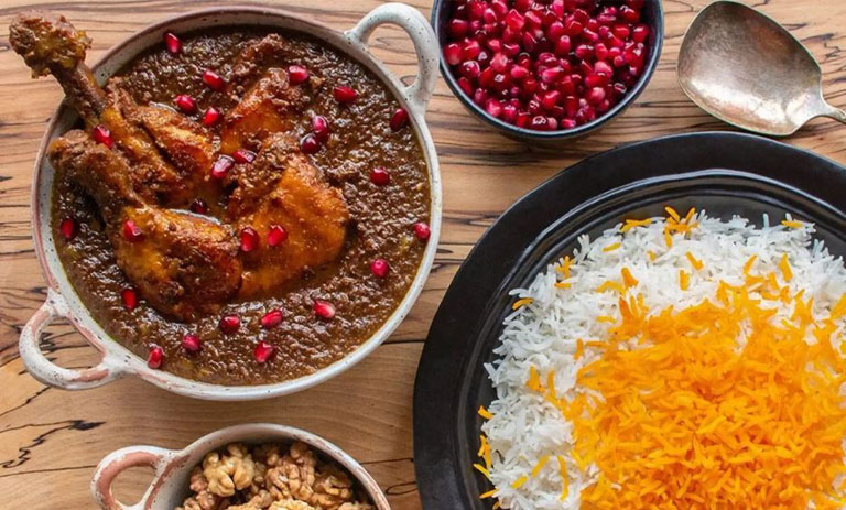 طرز تهیه مرغ ترش شمالی؛ طعمی بینظیر و اصیل از خطه گیلان