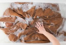 نکات شستشوی لباس‌های فوتر و شکت؛ دوام و تمیزی بیشتر