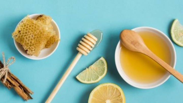 ماسک عسل و لیمو برای روشن شدن پوست بدن