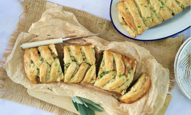 طرز تهیه اشترودل مرغ و قارچ؛ خوشمزه و خاص برای مهمانی