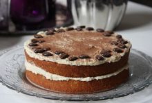 طرز تهیه کیک قهوه با کرم کره‌ای کاپوچینو