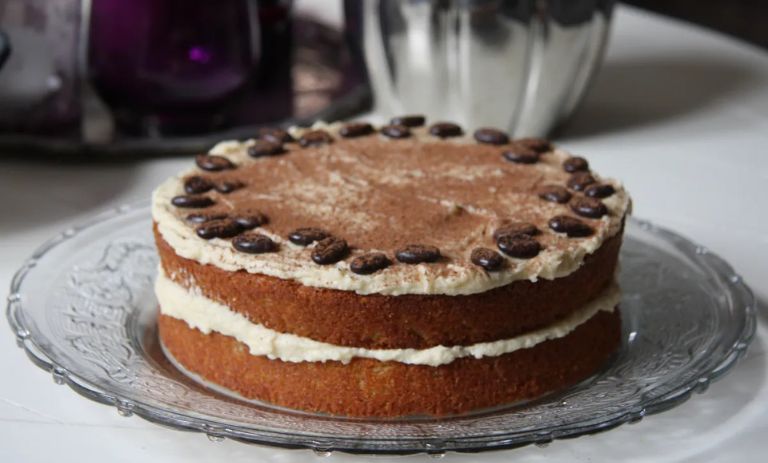 طرز تهیه کیک قهوه با کرم کرهای کاپوچینو