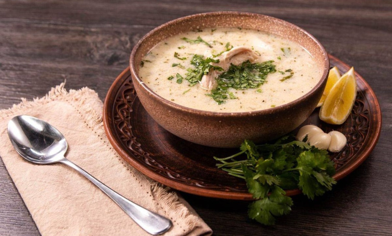 طرز تهیه سوپ گشنیز؛ سوپی سبک، سالم و خوشعطر