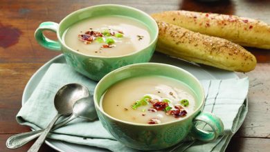 آموزش سوپ پاییزی با سیب زمینی و بوته سیر؛ سریع و مقوی