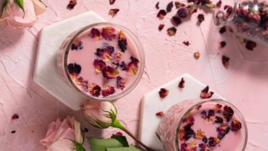 نوشیدنی گرم صورتی با شیر؛ خوشمزه و مناسب روزهای سرد