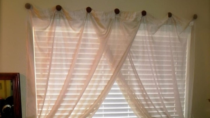 نصب پرده بدون چوب پرده و با دستگیره‌های کشو و کابینت