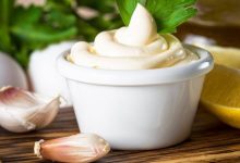 طرز تهیه سس مایونز خانگی رژیمی؛ با تخم مرغ و بدون تخم مرغ