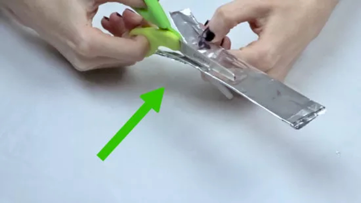 فویل را برش دهید؛ چطور قیچی را تیز کنیم؟