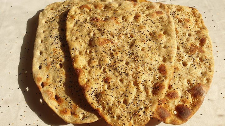 مقایسه ارزش غذایی نان سنگک با سایر نان‌های سنتی ایرانی