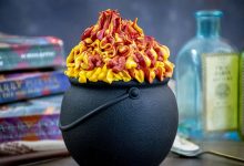 کیک دیگچه‌ای ترولی هاگوارتز؛ دسر جادویی دنیای هری پاتر