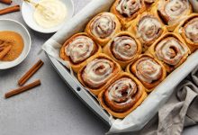 طرز تهیه رول دارچین برای یک عصرانه پاییزی