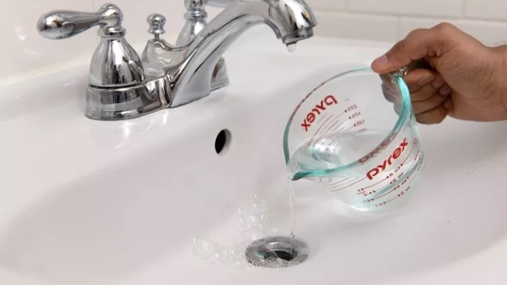 مرحله هشتم ساخت لوله باز کن خانگی؛ تکرار در صورت لزوم مرحله هشتم ساخت لوله باز کن خانگی؛ تکرار در صورت لزوم