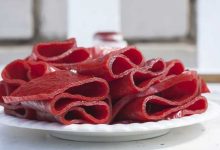 طرز تهیه لواشک انار و زرشک؛ ترش، خوش‌رنگ و خانگی