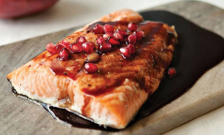 طرز تهیه ماهی رب‌اناری؛ طعم اصیل شمالی در سفره پاییزی شما