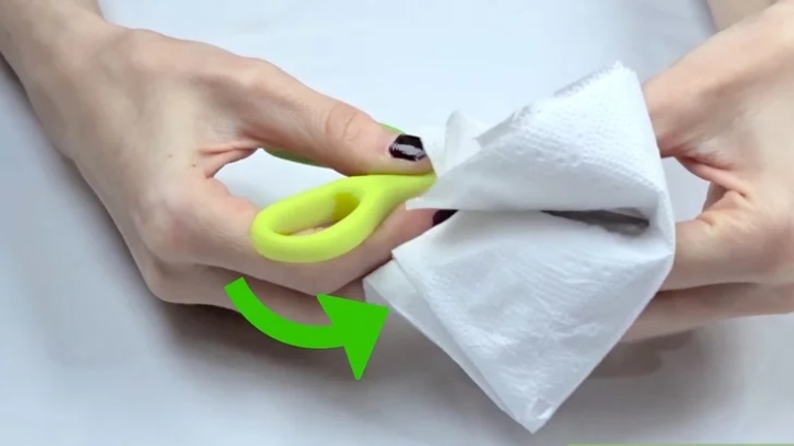 پاک کردن تیغه‌های قیچی؛ چطور قیچی را تیز کنیم؟