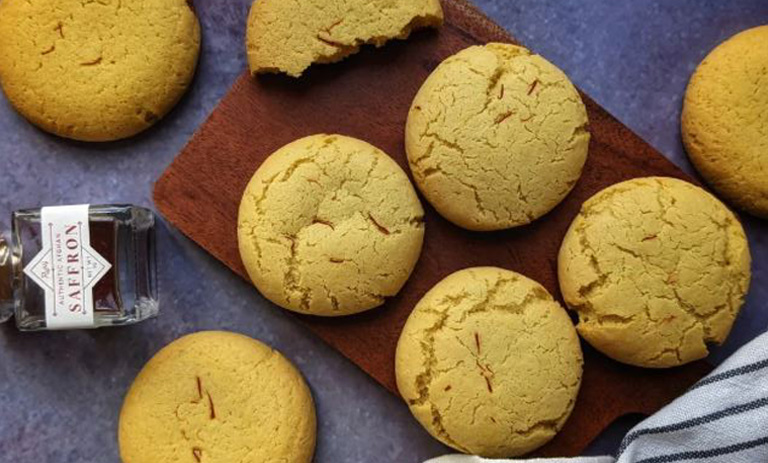 طرز تهیه کلوچه زعفرانی؛ مناسب عصرانه با چای