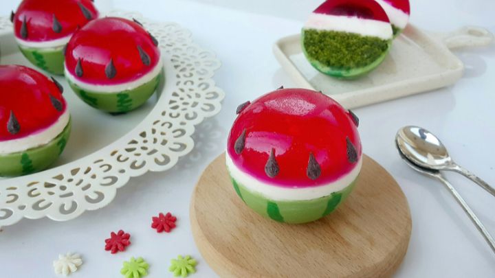 ژله هندوانه در پوست میوه