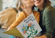 جدیدترین متن‌های تبریک روز مادر 1404؛ رسمی، صمیمی، کوتاه و احساسی