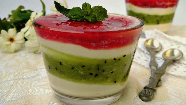 نکات و فوتوفن های طرز تهیه پاناکوتا یلدایی نکات و فوتوفن های طرز تهیه پاناکوتا یلدایی