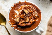 طرز تهیه هات چاکلت بادام ‌زمینی؛ نوشیدنی گرم و مخملی پاییزی