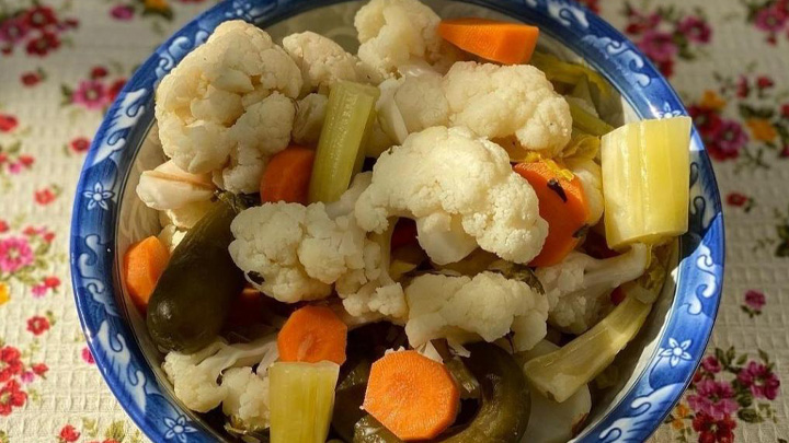 نکات و فوتوفن های طرز تهیه گل کلم شور نکات و فوتوفن های طرز تهیه گل کلم شور