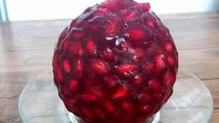نکات و فوتوفن های طرز تهیه ژله توپی انار با بادکنک نکات و فوتوفن های طرز تهیه ژله توپی انار با بادکنک