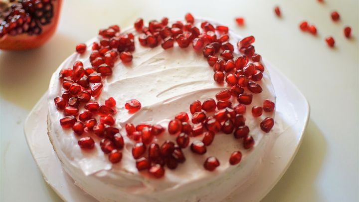 کیک انار یلدایی