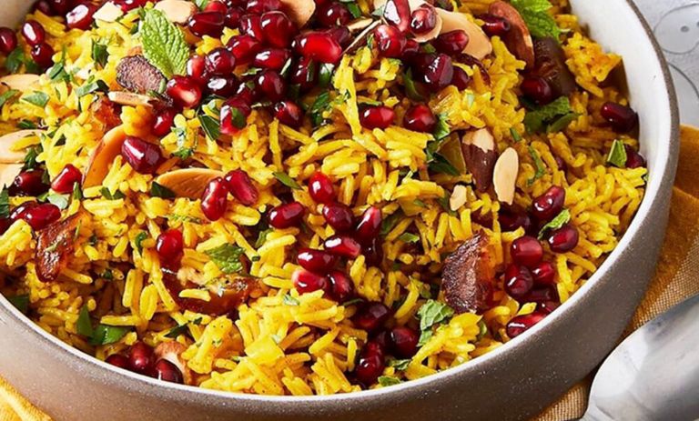 طرز تهیه انار پلو مخصوص شب یلدا