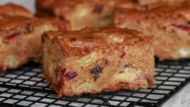 طرز تهیه کیک میوه‌ای با میوه‌های فصل؛ خوشمزه و آسان