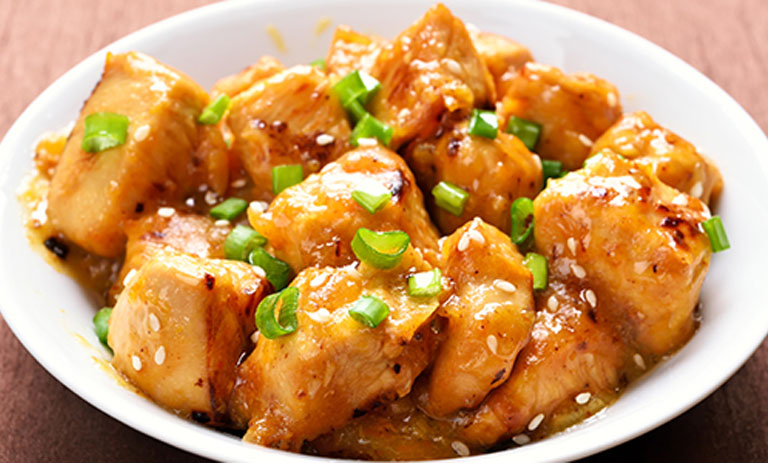 خوراک مرغ با سس گریپ فروت؛ ترکیب خاص و مجلسی برای مهمانیها