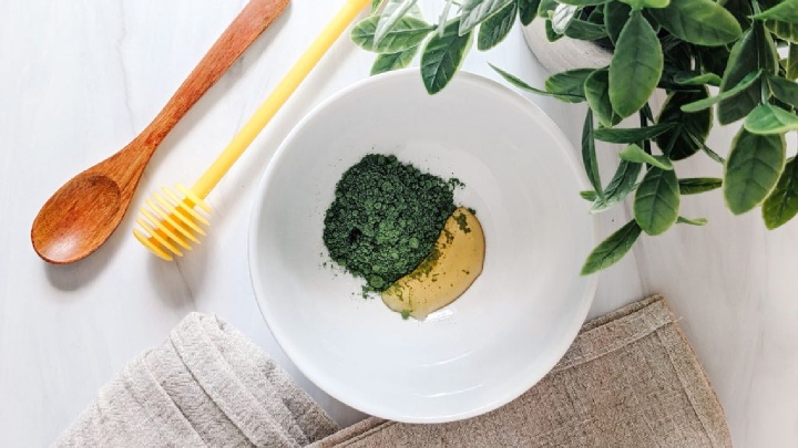 ماسک چای سبز و عسل برای پاکسازی عمیق