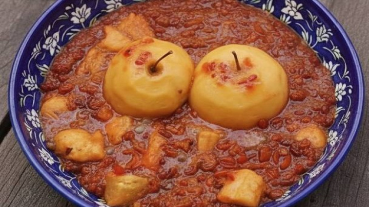 طرز تهیه خورشت آذرگون برای شب یلدا