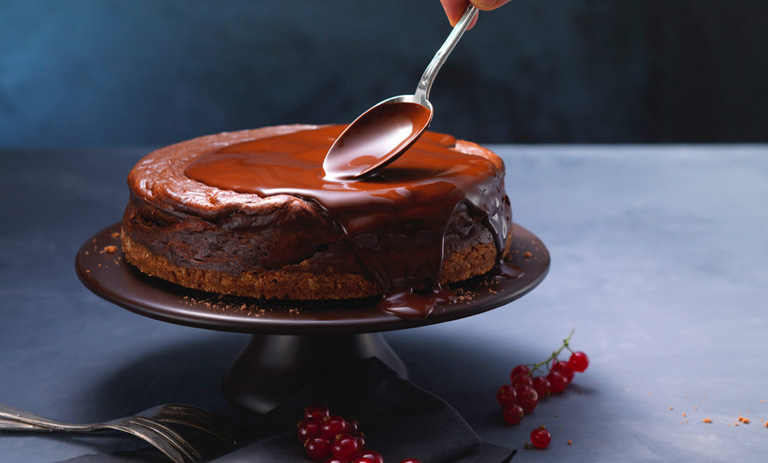 طرز تهیه 2 کیک خانگی برای روز مادر؛ ساده، خوشمزه و مناسب سورپرایز