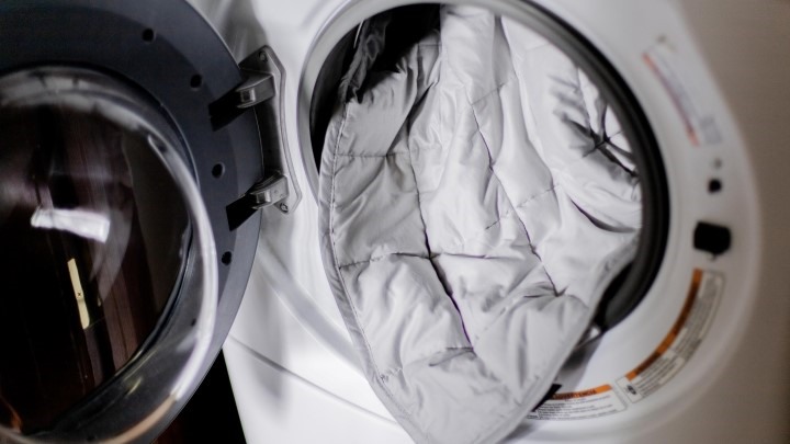 روش صحیح شستن پتو با ماشین لباسشویی روش صحیح شستن پتو با ماشین لباسشویی