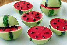 طرز تهیه شکلات هندوانه‌ای ویژه پذیرایی در شب یلدا