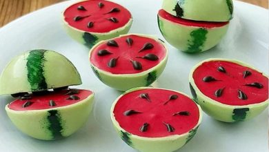 طرز تهیه شکلات هندوانه‌ای ویژه پذیرایی در شب یلدا