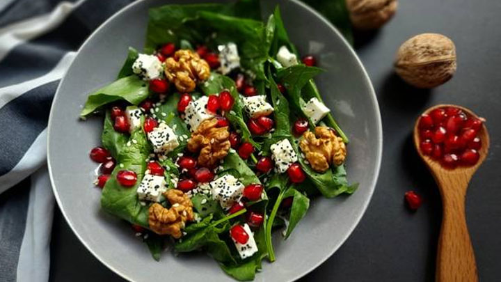 سالاد اسفناج و انار