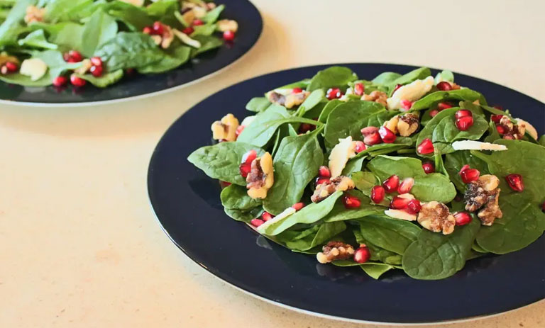 4 مدل سالاد اناری مجلسی برای یلدا 1404؛ سریع و بدون دردسر