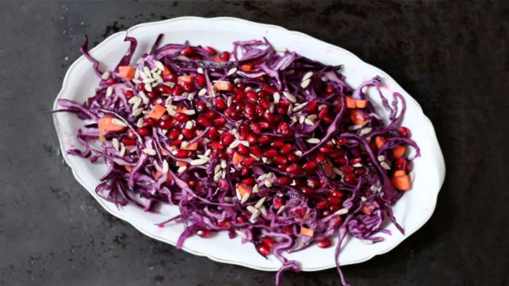 سالاد انار و کلم قرمز
