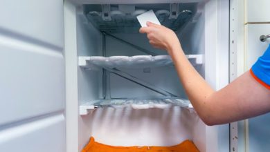 روش فوری برای آب کردن برفک یخچال در کمترین زمان