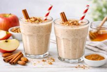 طرز تهیه اسموتی سیب و دارچین برای صبحانه یا عصرانه