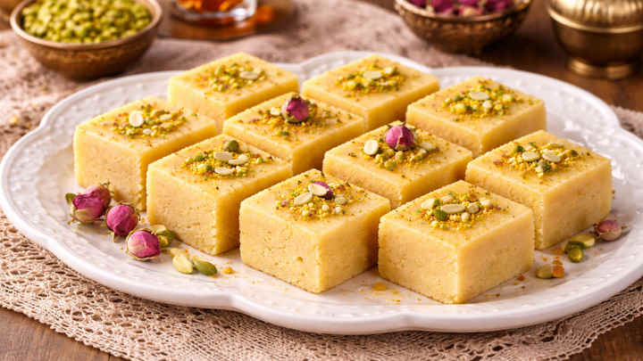 نکات و فوتوفن های طرز تهیه حلوا نخودچی خانگی نکات و فوتوفن های طرز تهیه حلوا نخودچی خانگی